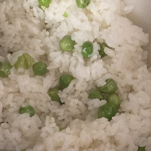 うちのご飯「実えんどうの豆ごはん」